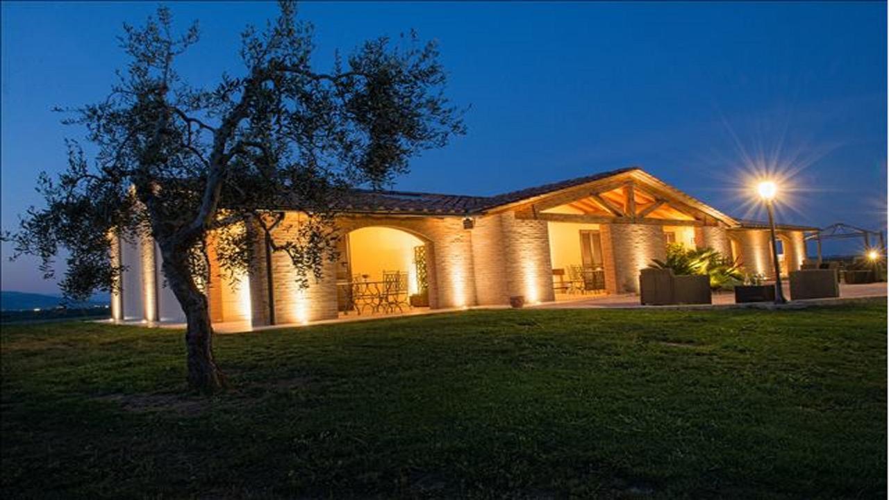Agriturismo Deni Apartment Cenaia Luaran gambar