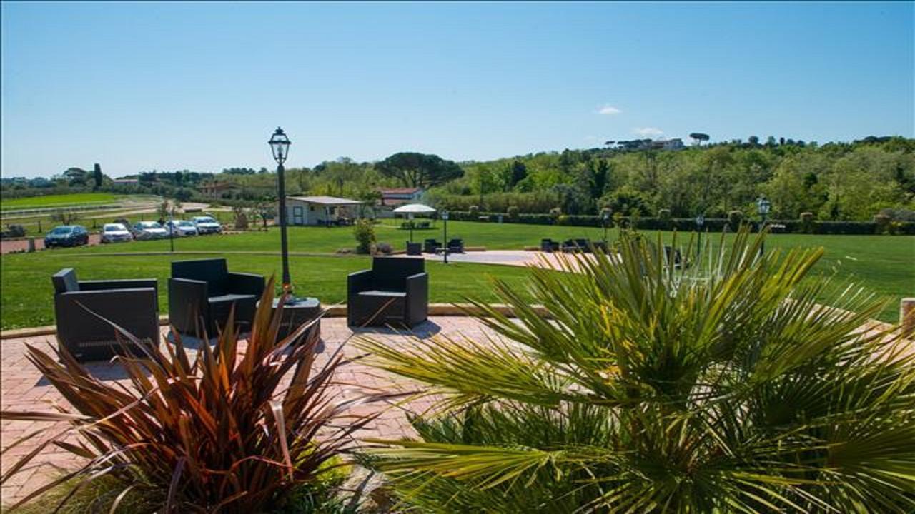 Agriturismo Deni Apartment Cenaia Luaran gambar